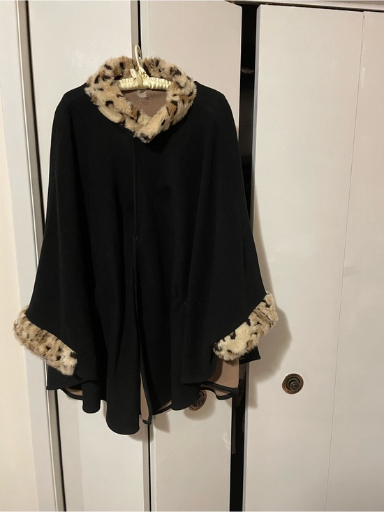 Unbranded Jackets & Blazers - Ladies Black Cape With Faux Fur Collar One Size